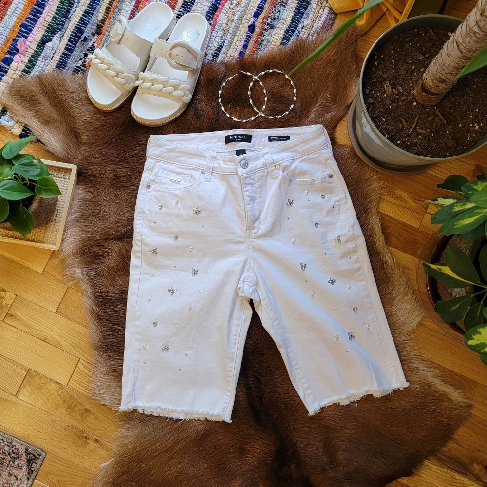 Nine West White Embellished Fringe Bermuda Shorts